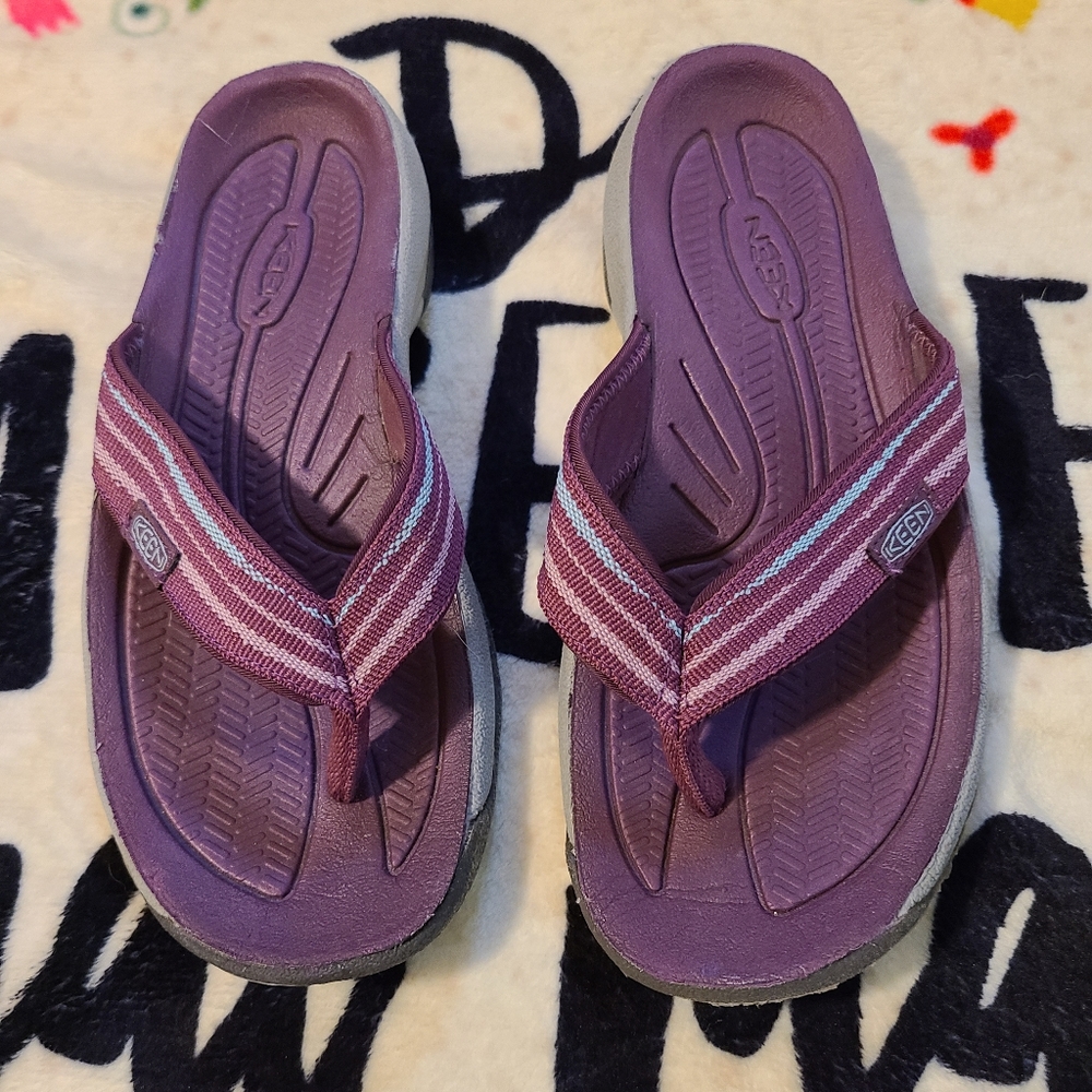 Purple Keen Flip Flops - Size 7